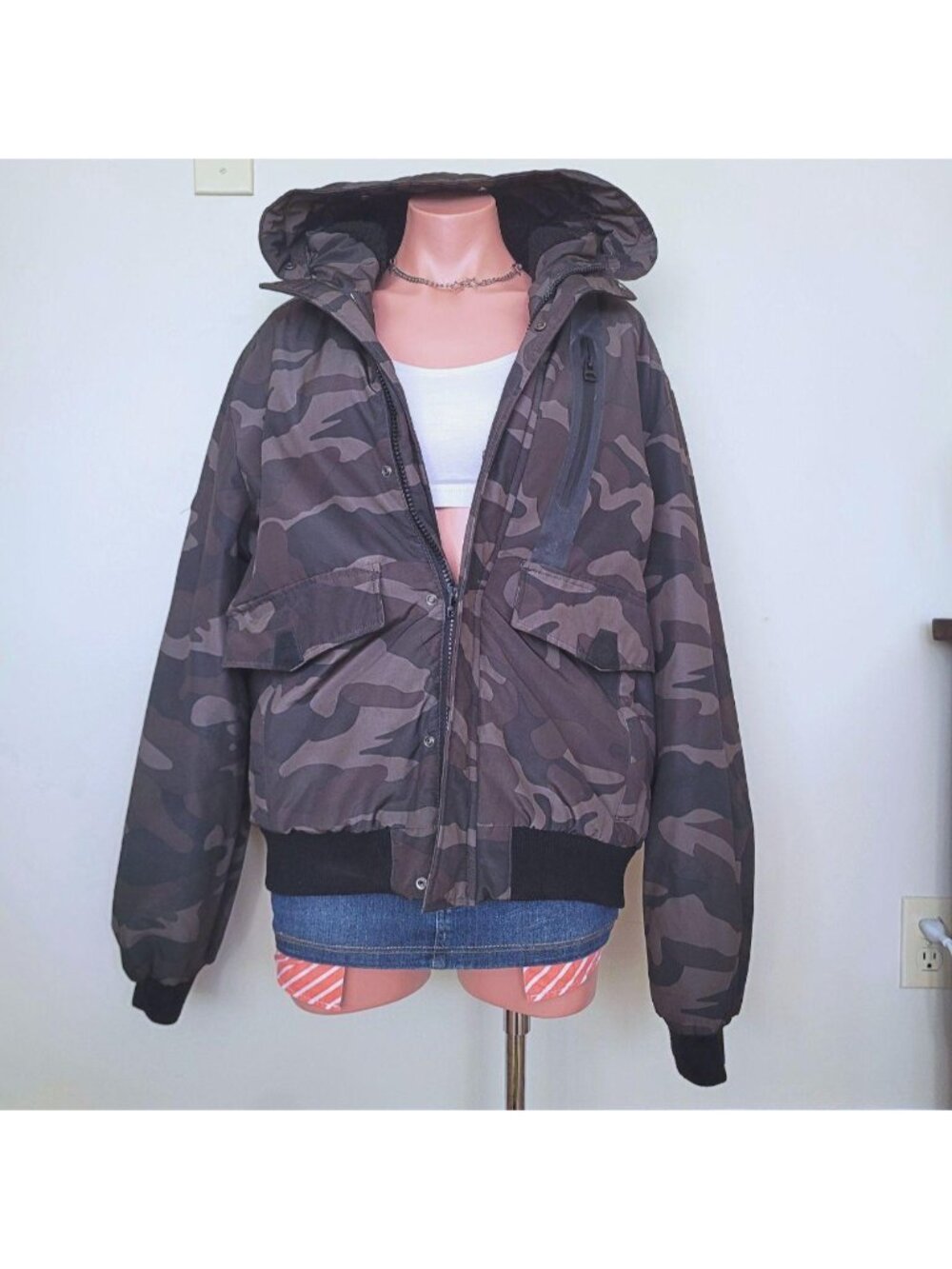 Storm Mountain Camouflage Fleece Lined Cropped Banff Bomber Jacket (L)